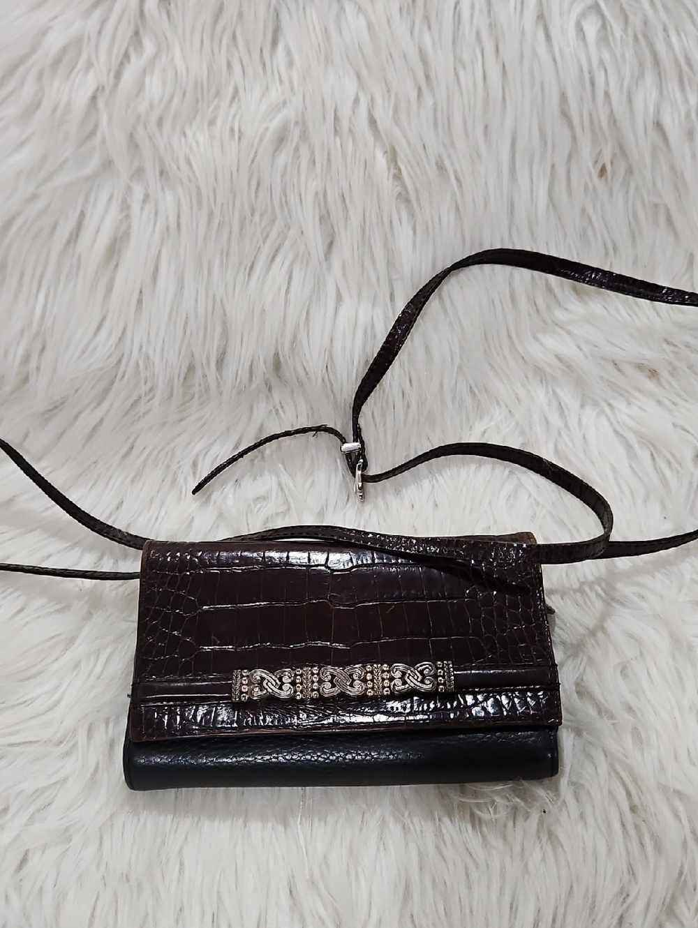 Vintage Brighton Elegant Croc-Embossed Crossbody Bag in Dark Brown